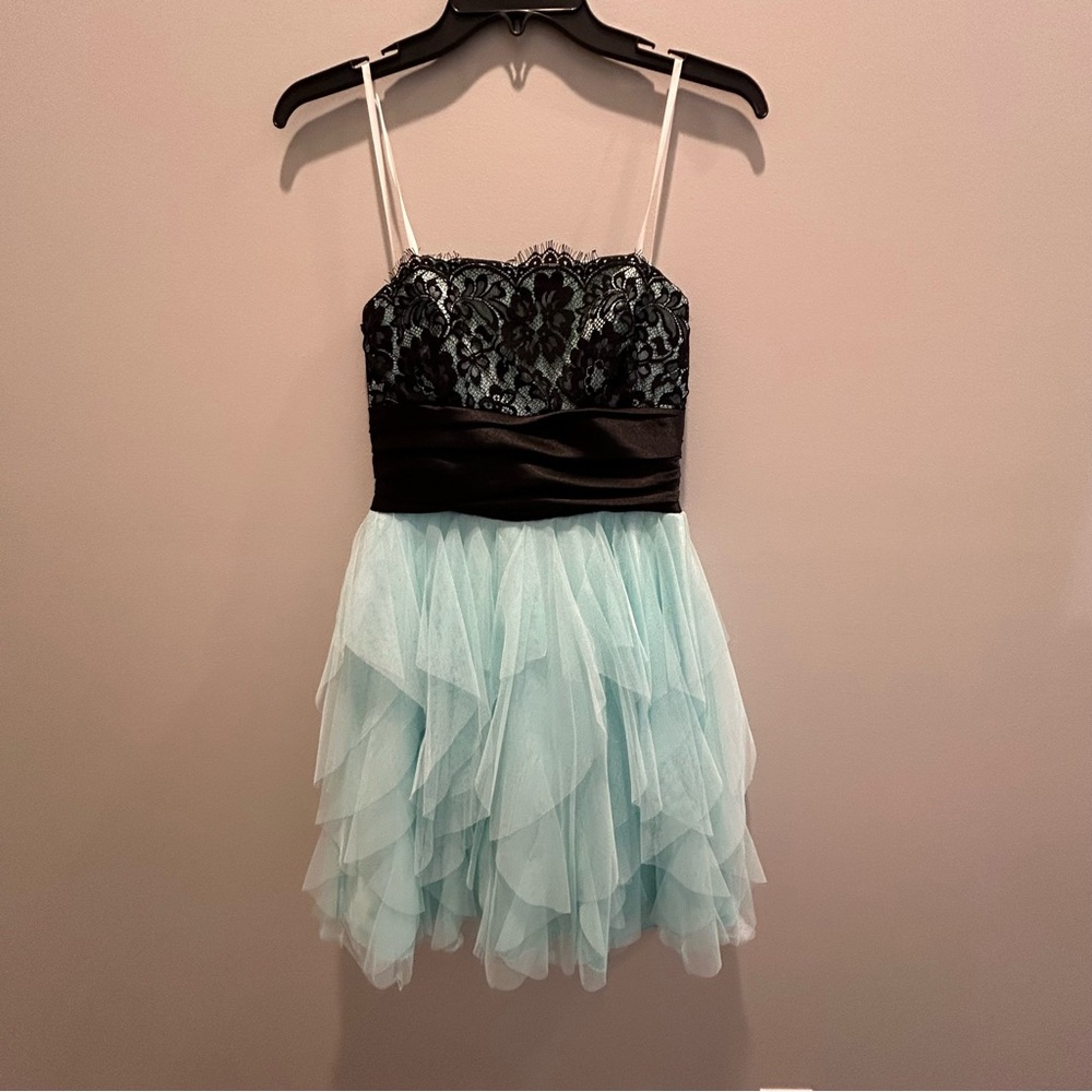 Gorgeous Fun Dress for all occasions! Sz 5/6 Great for a formal to a concert.